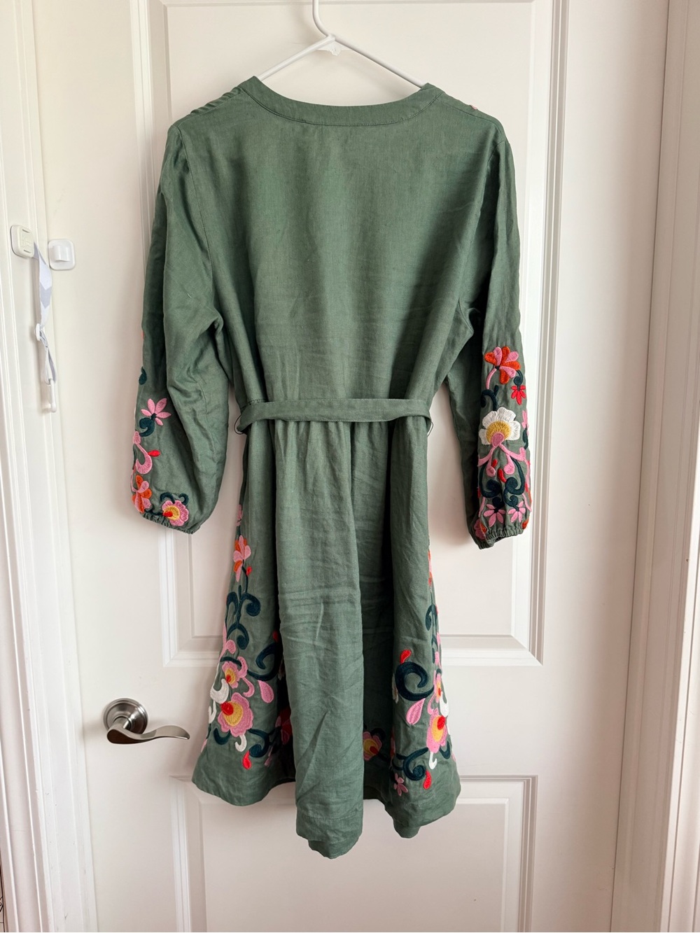 Boden Women’s Alder Green Linen Dress with Embroidered Floral Accents 10 - Picture 7 of 8